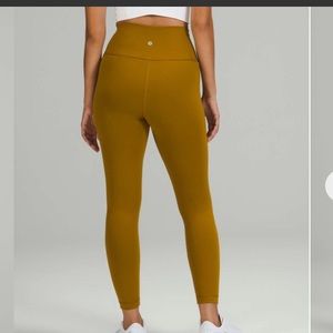 Lululemon Wunder trains